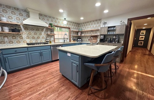 Brightwood Cabin | Riverfront ADA Sleeps 22 Sauna 4 Ensuites