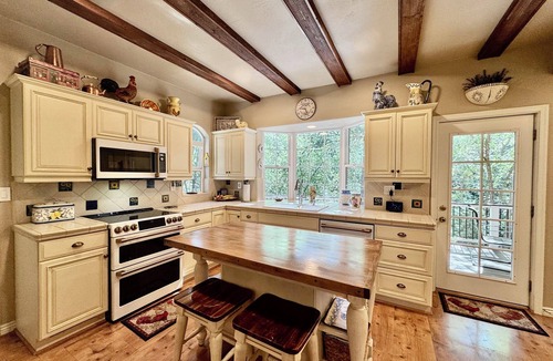 Payson Cabin | Riverfront Retreat. Year-round river in North Payson.