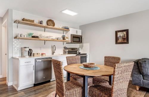 Bend House | Riverfront Studio in Downtown Bend