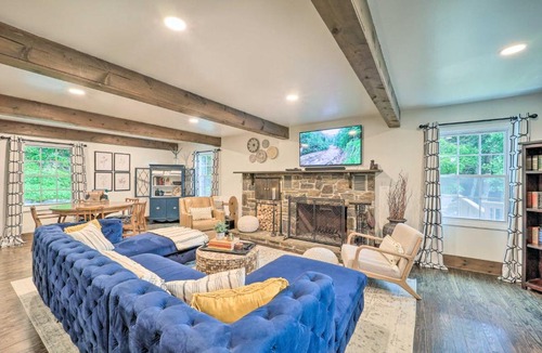 Sugar Grove House | Riverfront Sugar Grove Home: Hot Tub & Views!