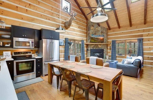 Dial Cabin | Riverside Cabin w/Hot Tub & Fire Pit
