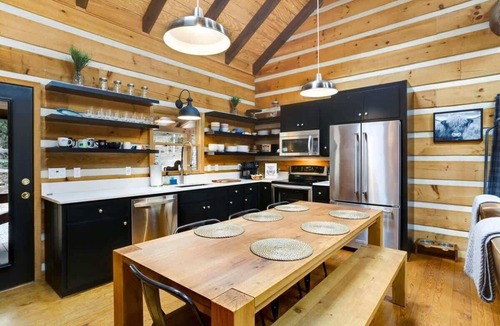 Dial Cabin | Riverside Cabin w/Hot Tub & Fire Pit
