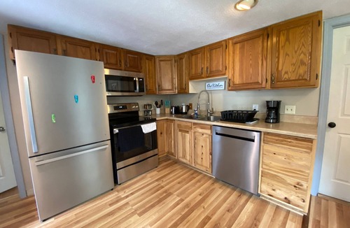 Campton House | "Riverside Den" 3 Bedroom