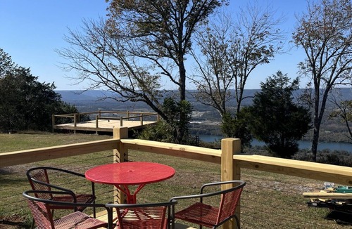 Flat Rock Cottage | Robin's Roost- Tiny house with a hot tub and bluff views