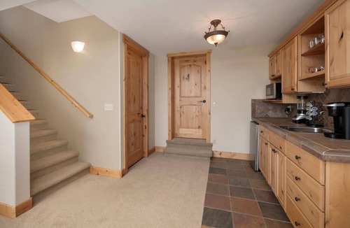 Innsbruck Val Moritz House | Rocky Mtn Natl Park views, close skiing & Hot Tub!