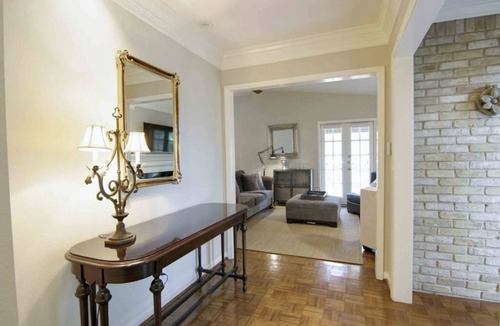 Tarrytown House | Romantic townhouse with private entrance, private patio, WiFi, and full kitchen