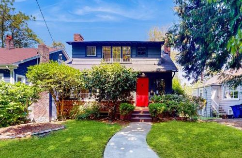 Montlake House | Rosie's Retreat