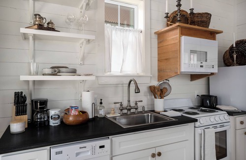 Driftwood Cabin | Row Home - Standard Cabin D
