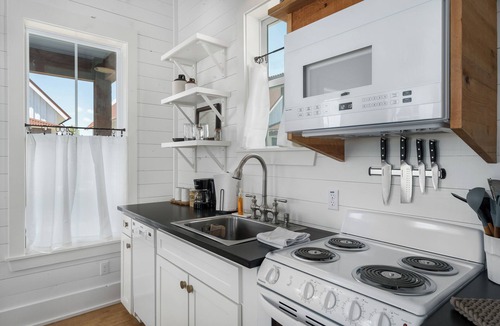Driftwood Cabin | Row Home - Standard Cabin K