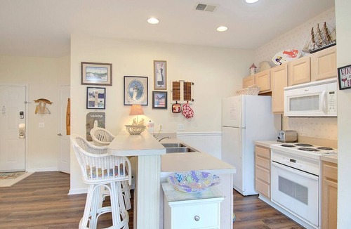 Sea Trail Condo | Royal Poste First Floor Pet-Friendly 2 Bedroom Retreat in Sunset Beach