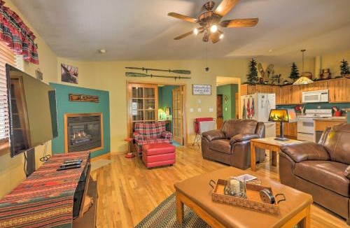Ponderosa Trails House | Rustic Cabin w/Deck ~ 4 Mi to Old Town Flagstaff!