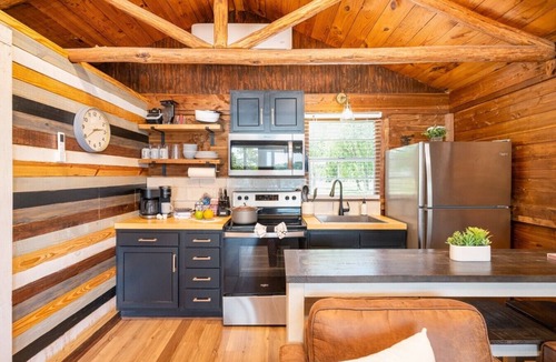 Hemphill Cabin | Rustic Cedar Waterfront Cabin 8 on Toledo Bend