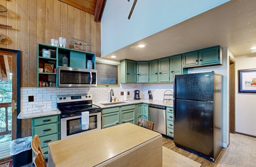 Alyeska Ski Chalet | Rustic chalet w/ sauna, views, near the slopes