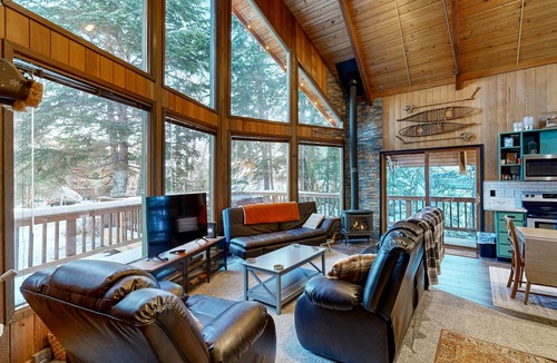 Alyeska Ski Chalet | Rustic chalet w/ sauna, views, near the slopes