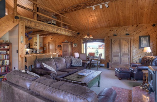Creede House | Rustic Log Cabin - Close to Creede - Picturesque Views