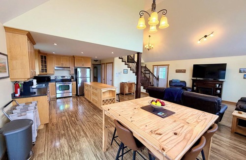 Anne's Land House | Rustico View Retreat- NEW rental, Perfectly located 4bdrm with wraparound deck