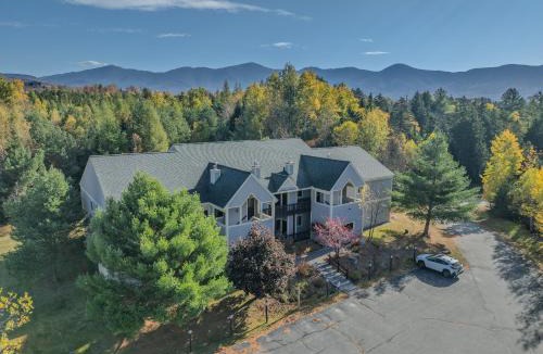 Carroll House | S42 Well appointed Bretton Woods Condo with Deck, Fireplace & Easy Access to Area Activities