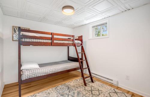 Blowing Rock Apartment | Saddle Hills Unit 2 - Cozy Mountain Stay, 5 Minutes to Downtown and Hiking