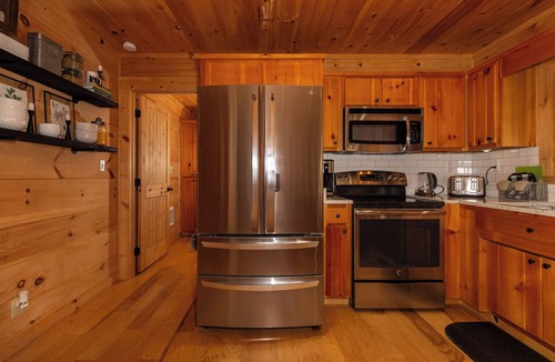 Deep Gap Cabin | Saddle Up! - Log Cabin - Powder Horn - Hike - Fish - Pets Ok - Fiber Wifi