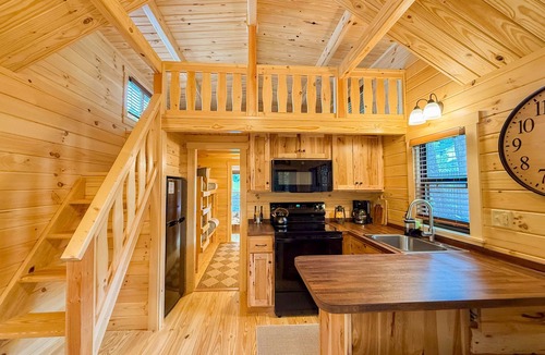 Lincoln Cabin | SaunaHaus | Log Cabin + Private Sauna by the Brook
