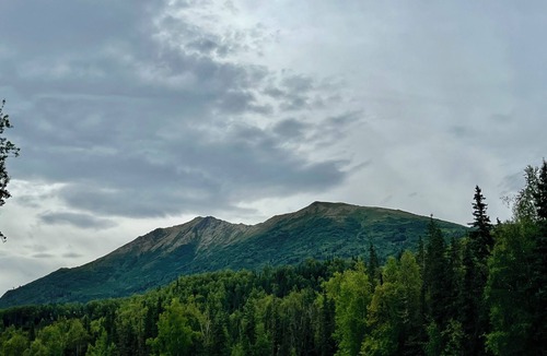 Eagle River House | Scenic, cheery, and bright Eagle River home base to adventure.
