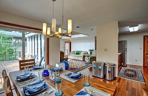 Downtown Juneau House | Scenic Dual-Retreat Vacation Home with Hot Tub & Mountain Views Near Trails in Juneau, Alaska