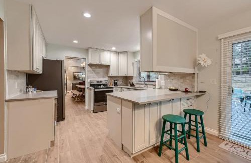 Perry Park House | Scenic Mountainside Home with Deck and Yard