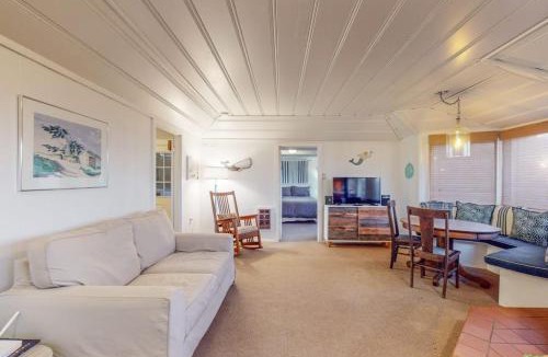 Salmon Creek House | Seaside Cottage