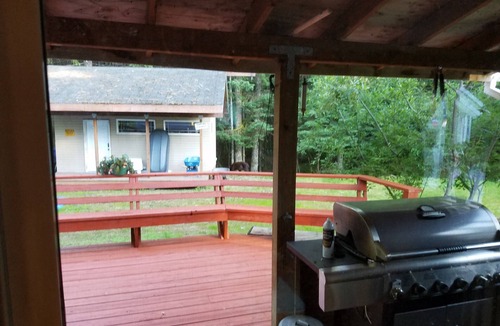 Back Loop House | Secluded and beautiful Mendenhall Valley retreat just 2.8 miles from the glacier