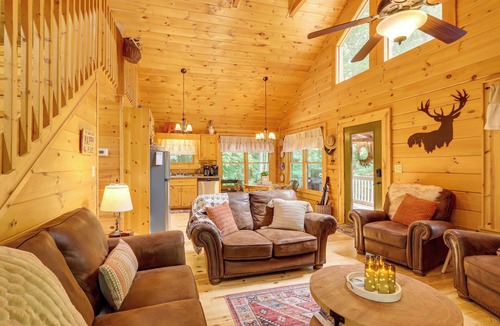 Epworth Cabin | Secluded Cabin: Hot Tub & 10 Mi to Blue Ridge