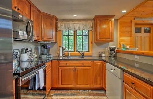 Conway House | Secluded Conway Home w/Theater Room & Hot Tub!