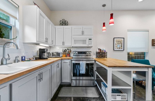 Slaughter Creek Acres House | Secluded Guest House in Beautiful Setting
