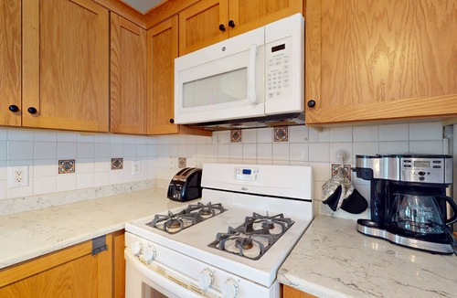 Bartlett House | Secluded home with pool, enclosed yard, fireplace, W/D, internet, & scenic views