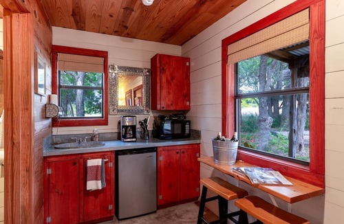 Johnson City House | Secluded Johnson City Cabin Rental for Glamping near Austin