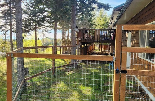 Cohoe House | Secluded Kasilof Riverfront Retreat with Hot Tub