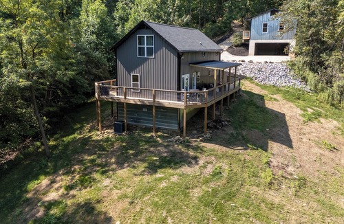 Clarkesville Cabin | Secluded Mountain Cabin on 8 Private Acres w/Deck, Fire Table & Fast WiFi
