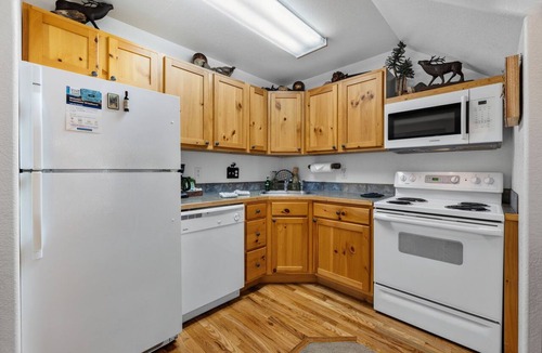 Fall River Estates Condo | Secluded Riverfront Condo Fireplace Close to RMNP Entrance