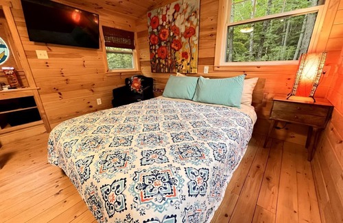 Copperhill Cabin | Secluded Treetop Oasis, Original Treehouse in Tennessee