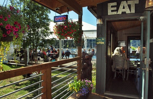Seldovia House | Seldovia Boardwalk Hotel - Waterfront Rooms Available