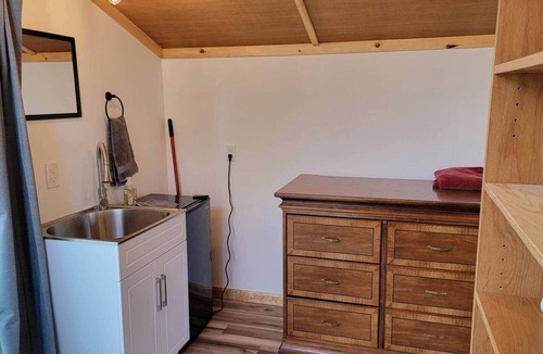 Houston House | Seldovia Cozy Cabin