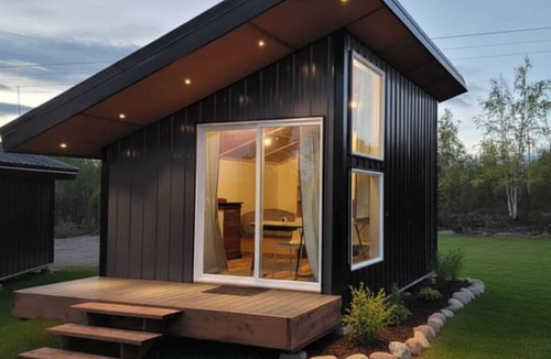 Houston House | Seldovia Cozy Cabin