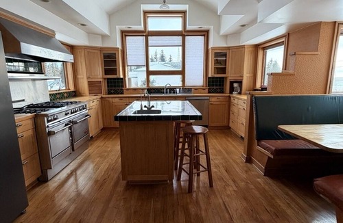 Kenai House | Serene 5-bedroom house in Kenai perfect for family and friends getaways