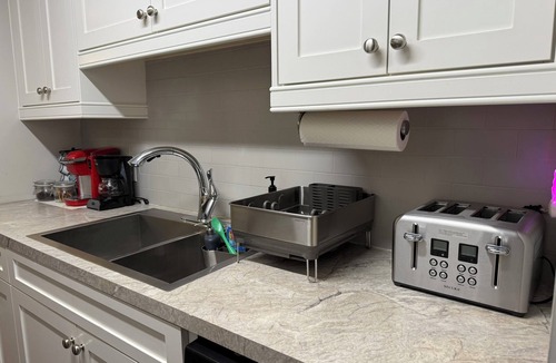 Helen Condo | Serene Luxury Condo! Low rent! High Speed WiFi! 2King Beds! Walk to Downtown!