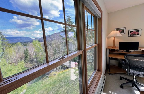 Carroll Condo | SH3 Luxurious Stonehill Townhouse in Bretton Woods with Magnificent Views, Dog Friendly!
