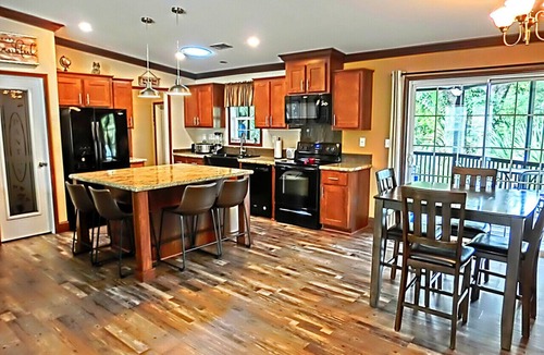 Weeki Wachee Gardens House | Shelter from the Storm | Weeki Wachee Riverfront Escape