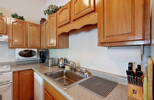 Taos Ski Valley Condo | Sierra Del Sol 10 - Hot Tub, Walk to Lifts & Town