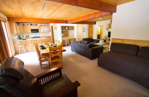 Red River Cabin | Sitzmark Sports