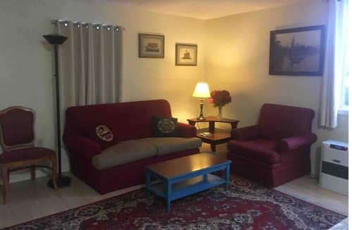 Downtown Skagway House | Skagway Cottage Dog Friendly