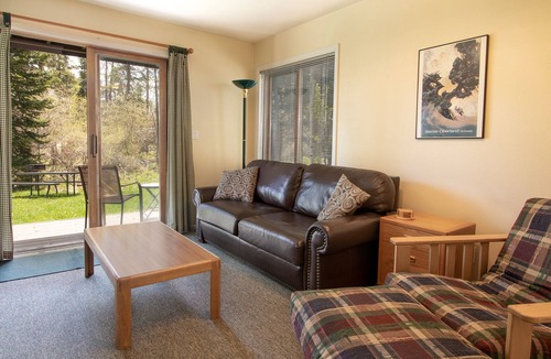 Four O'Clock Condo | Ski-In. 3 Blocks To Town. Hot Tub. Private Deck.