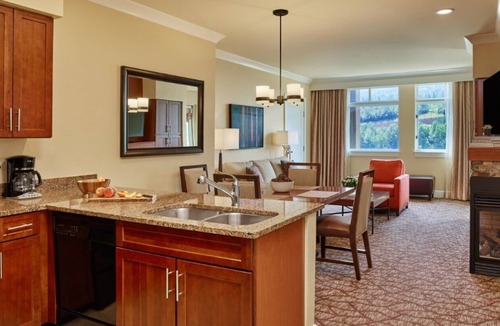 Avon Ski Chalet | Ski-In Ski-Out 1 bedroom Sleeps 4 at the Awesome Westin Riverfront